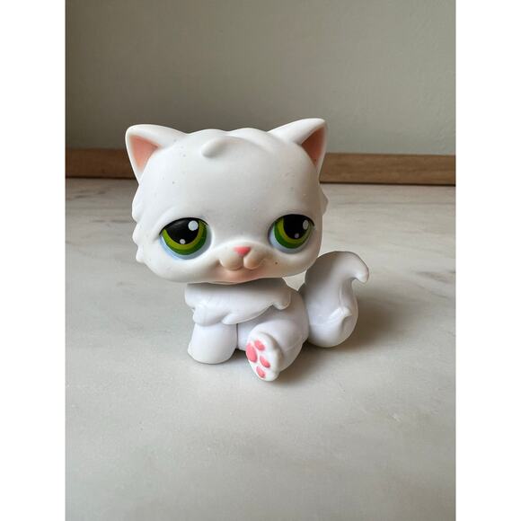 Littlest Pet Shop White Persian Cat #15 G2 LPS Toy Figure Pink Magnet 2004 - Picture 1 of 5